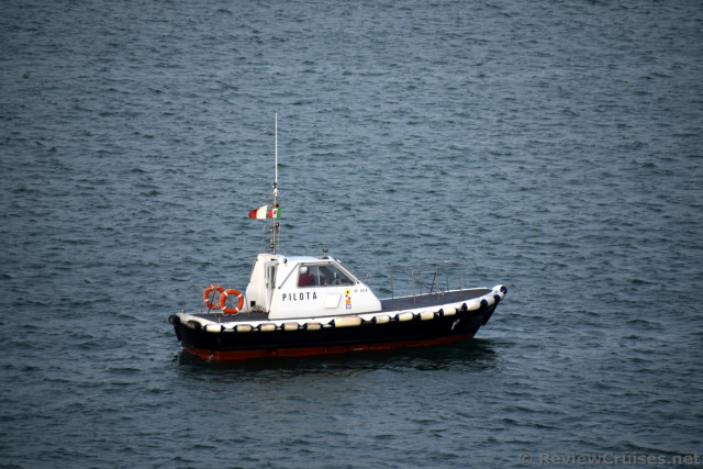 Civitavecchia Pilot Boat in the harbor.jpg